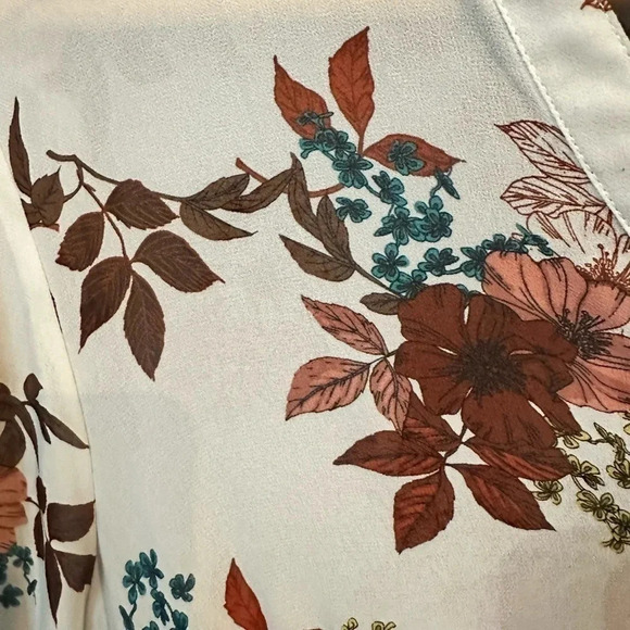 Torrid Ivory Floral Chiffon Hi-Lo Babydoll /Tunic ~ Lexie ~ Size 1 - Picture 7 of 7